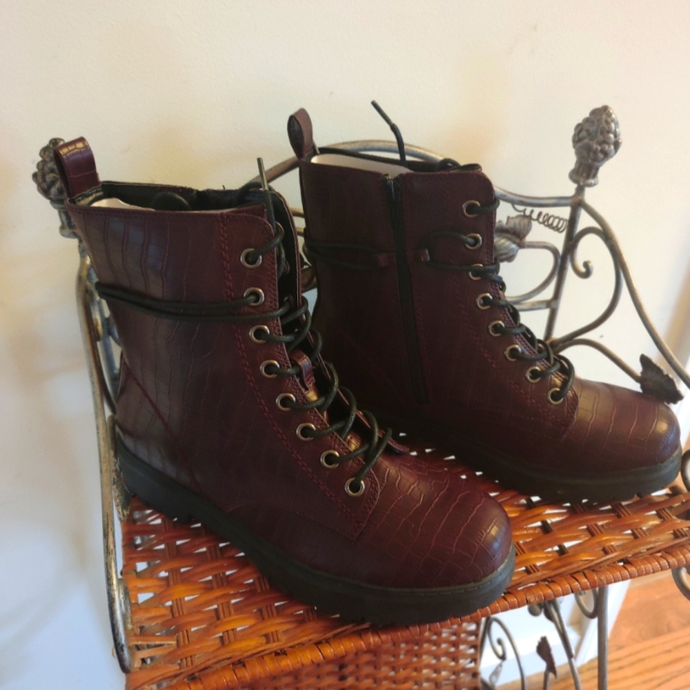 Above the ankle combat boots